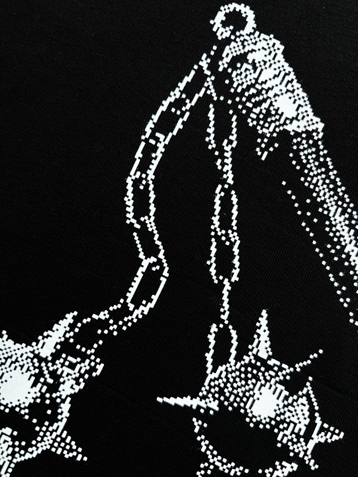 1/1 PIERCED FLAIL TEE - XL & L
