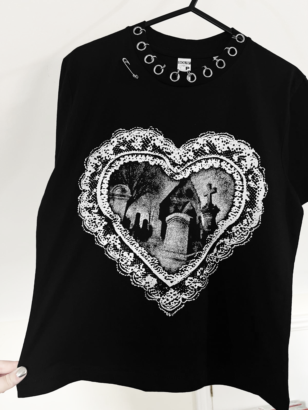 1/1 PIERCED CEMETERY TEE - L