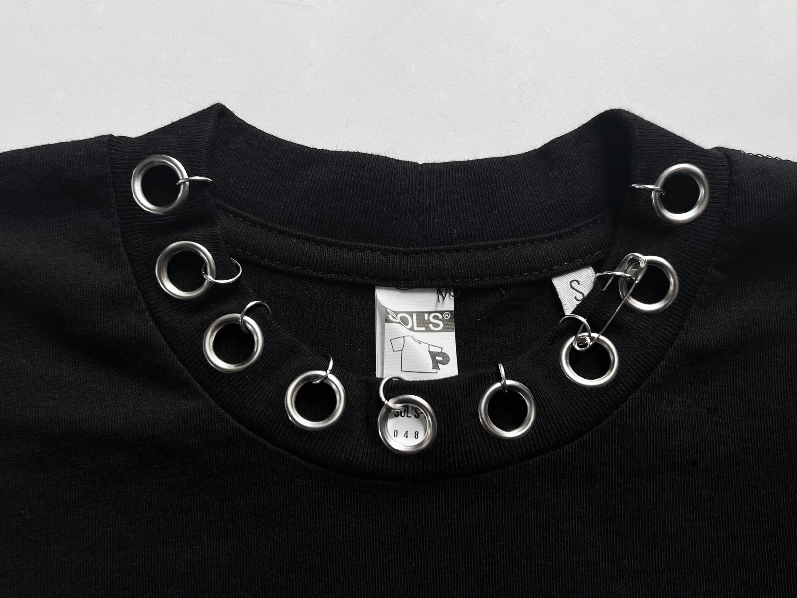 1/1 PIERCED CEMETERY TEE - S