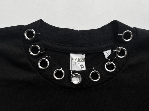 1/1 PIERCED CEMETERY TEE - S