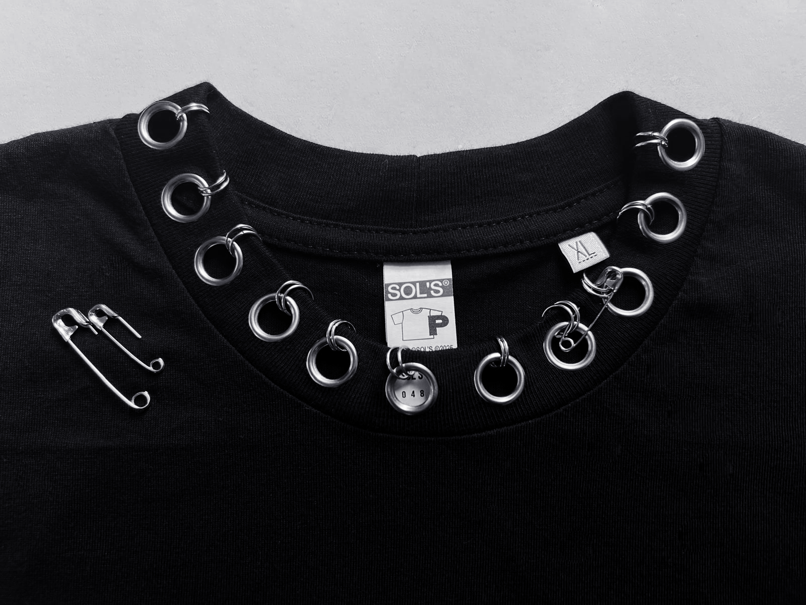 1/1 PIERCED FLAIL TEE - XL & L